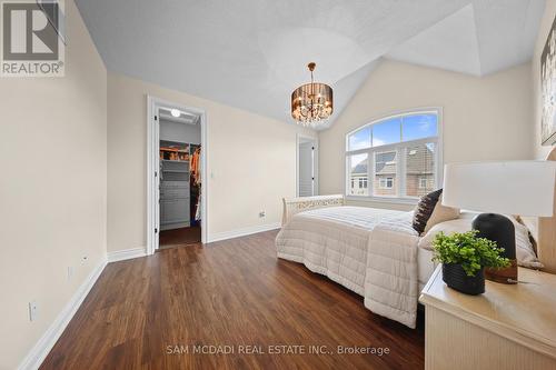 950 Fredonia Drive, Mississauga, ON 
