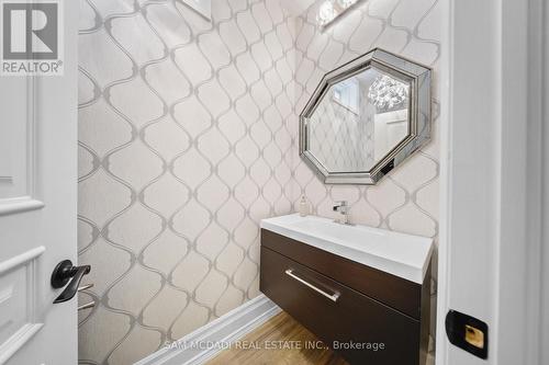 950 Fredonia Drive, Mississauga, ON 