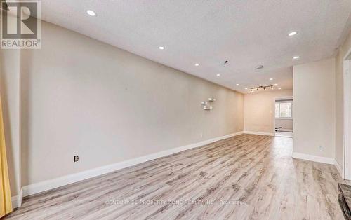 MAIN - 346 MONTEGO ROAD , Mississauga, Ontario L5B 1C7 3
