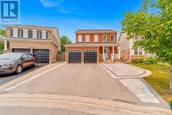 1300 RAVENCLIFFE COURT Oshawa, ON L1K 2Y3