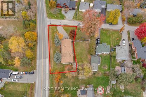 UPPER - 5 EVELYN AVENUE , Georgina, Ontario L4P 3C8 2
