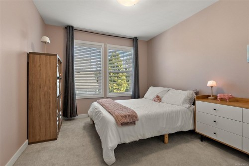 1113 Lyall St, Esquimalt, BC 