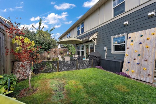 1113 Lyall St, Esquimalt, BC 