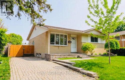 615 DOGWOOD LANE  Waterloo, ON N2L 4Y2