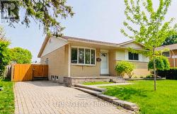 615 DOGWOOD LANE Waterloo, ON N2L 4Y2
