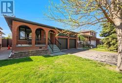 19 HAMER BOULEVARD Toronto, ON M9R 4A8