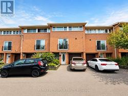 24 ENCLAVE MEWS Toronto, ON M3M 3J6