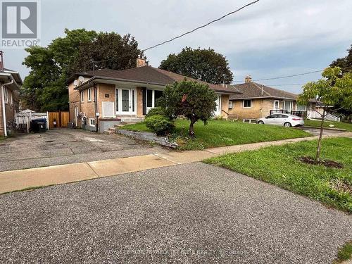 LWR - 40 PENDER CRESCENT , Toronto, Ontario M1T 2M7 2