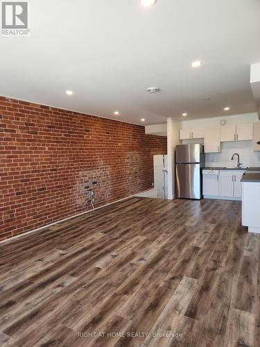 203 - 9 QUEEN STREET W , Springwater, Ontario L0L 1P0 4