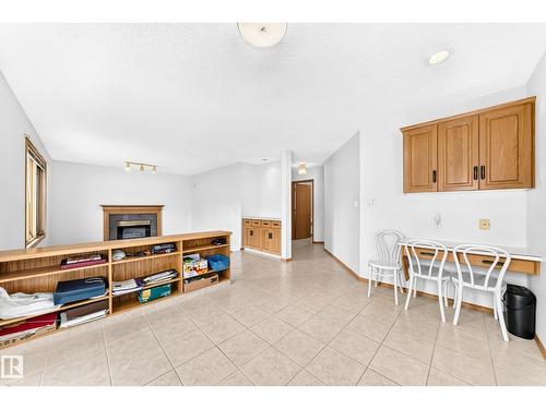 18935 91 Av Nw, Edmonton, AB 