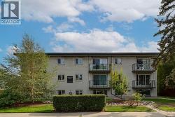 14, 1717 Westmount Road NW  Calgary, AB T2N 3M4