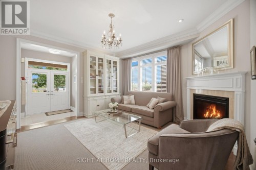 183 KAITTING TRAIL  Oakville, ON L6M 0T6