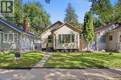 1304 C AVENUE N  Saskatoon, SK S7L 1K8