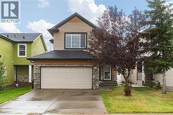 31 Saddletree Drive NE  Calgary, AB T3J 5C7