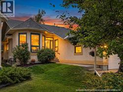 95 Sunlake Close SE  Calgary, AB T2X 3H2