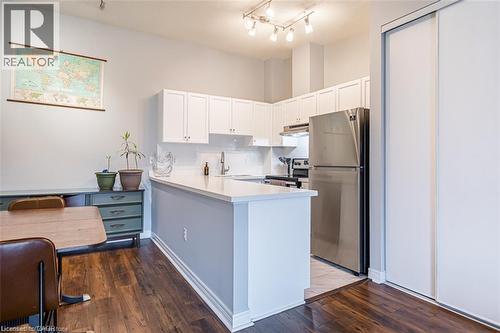4140 FOXWOOD Drive , Burlington, Ontario L7M 4R4 4