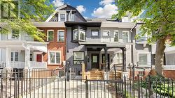31 1/2 GRANBY STREET Toronto, ON M5B 1H8