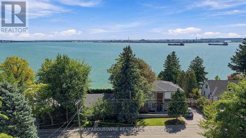 293 North Shore Boulevard E, Burlington, ON 