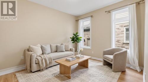 VIRTUALLY STAGED - 33 Norma Crescent, Guelph, ON 