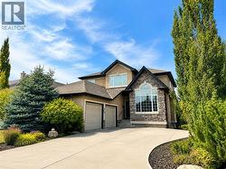 32 Evercreek Bluffs Crescent SW  Calgary, AB T2Y 4P3