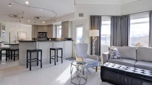 221-1088 Sunset Drive, Kelowna, BC 