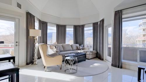 221-1088 Sunset Drive, Kelowna, BC 