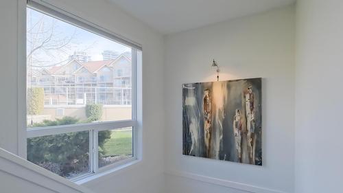 221-1088 Sunset Drive, Kelowna, BC 