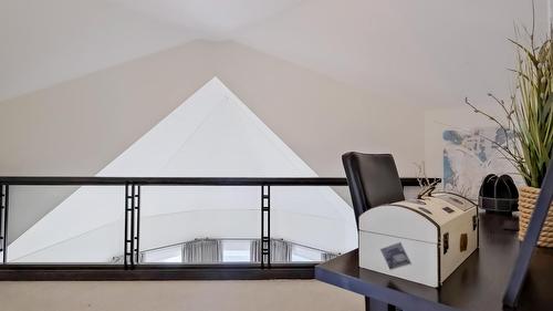 221-1088 Sunset Drive, Kelowna, BC 