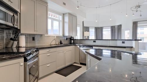 221-1088 Sunset Drive, Kelowna, BC 