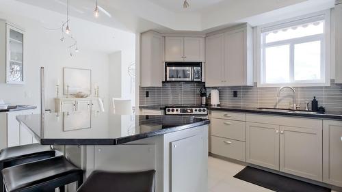 221-1088 Sunset Drive, Kelowna, BC 