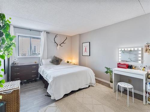 607-77 Edmonton St, Winnipeg, MB 