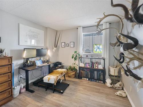 607-77 Edmonton St, Winnipeg, MB 