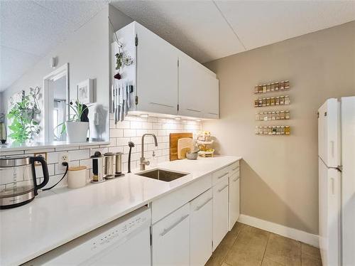 607-77 Edmonton St, Winnipeg, MB 