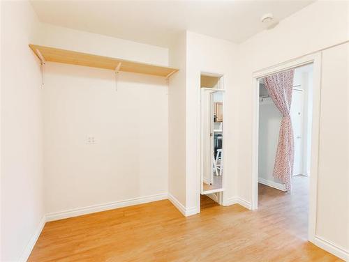 102-118 Scott St, Winnipeg, MB 