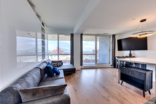 Living Room - 703-360 Rue Atateken, Montréal (Ville-Marie), QC 