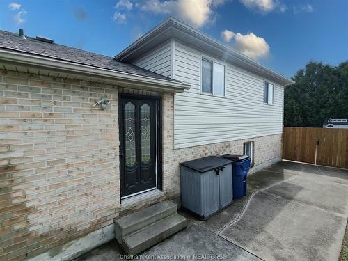 8 Hampton Court, Chatham, ON 
