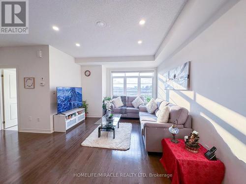 58 FRUITVALE CIRCLE , Brampton, Ontario L7A 5B8 3