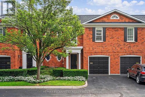 74 Fairwood Place W, Burlington, ON 