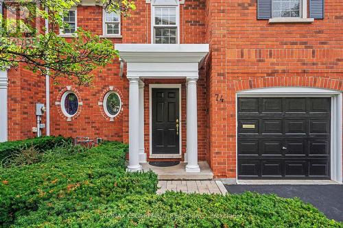 74 Fairwood Place W, Burlington, ON 