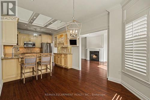 74 Fairwood Place W, Burlington, ON 