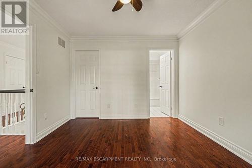 74 Fairwood Place W, Burlington, ON 
