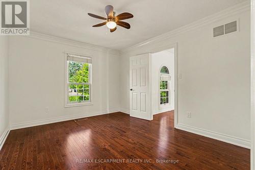 74 Fairwood Place W, Burlington, ON 