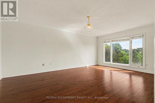 74 Fairwood Place W, Burlington, ON 