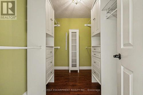74 Fairwood Place W, Burlington, ON 