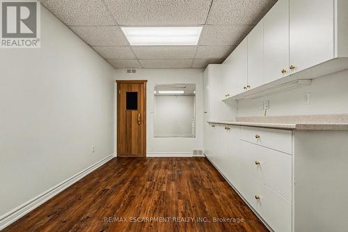 74 Fairwood Place W, Burlington, ON 