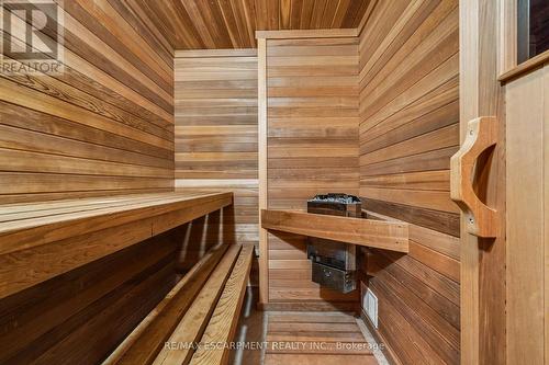 74 Fairwood Place W, Burlington, ON 