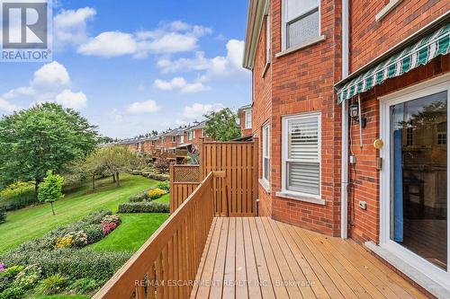 74 Fairwood Place W, Burlington, ON 