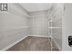 Walk in closet - 