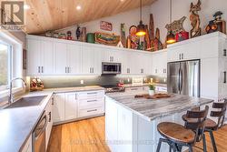Plenty of space for all your treasures! - 