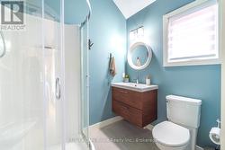 3 piece ensuite. - 